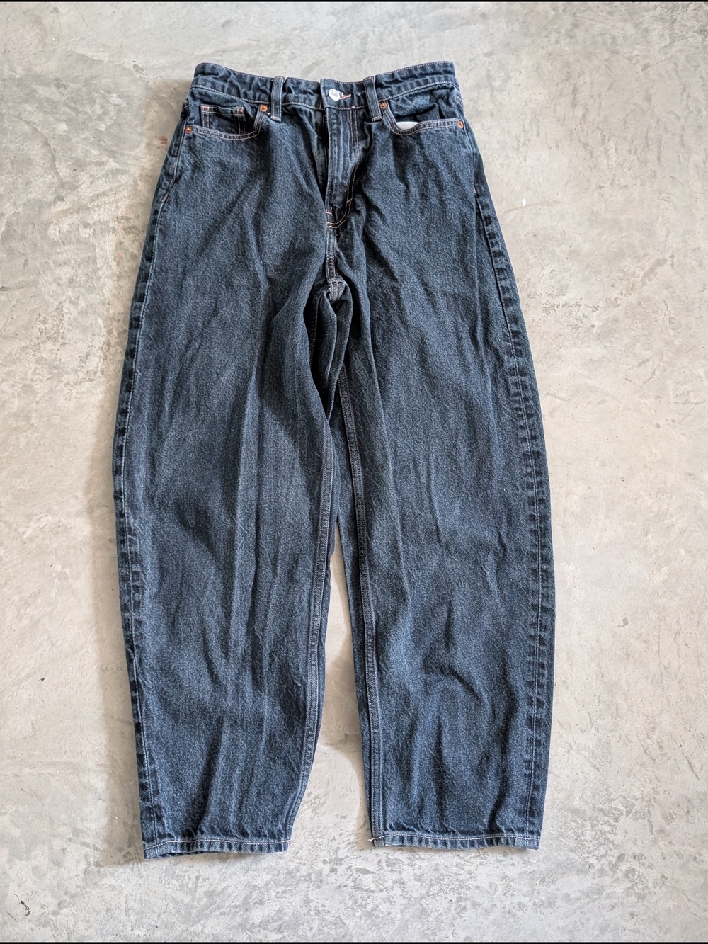 H&M Black High-Waist Relaxed Jeans
